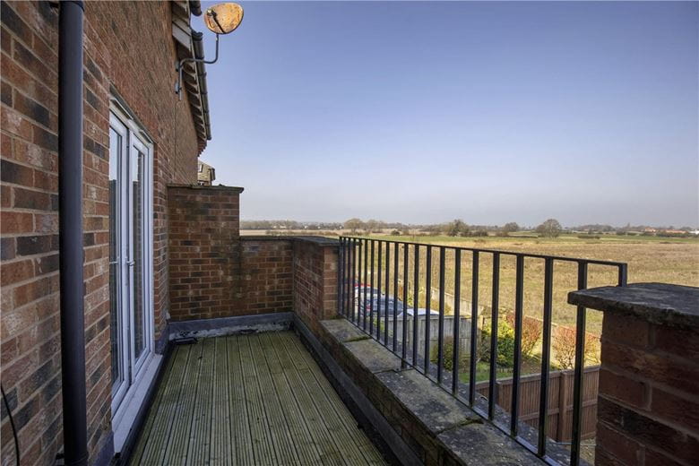 3 bedroom house, Bracken Way, Harworth DN11 - Available