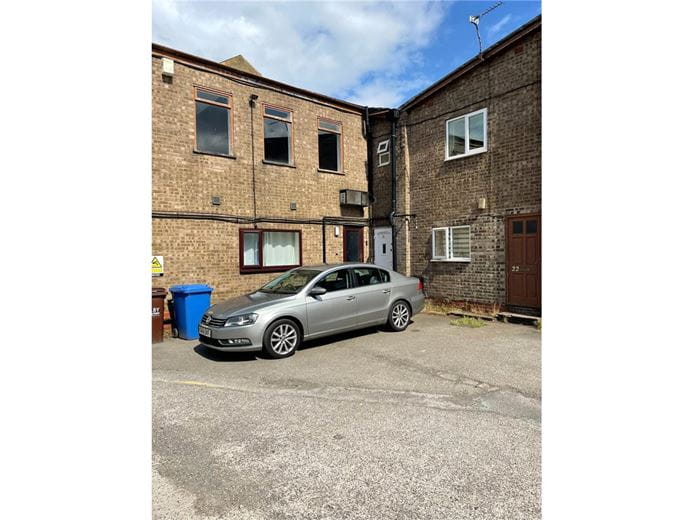 2 bedroom flat, Flaxley Road, Selby YO8 - Let Agreed
