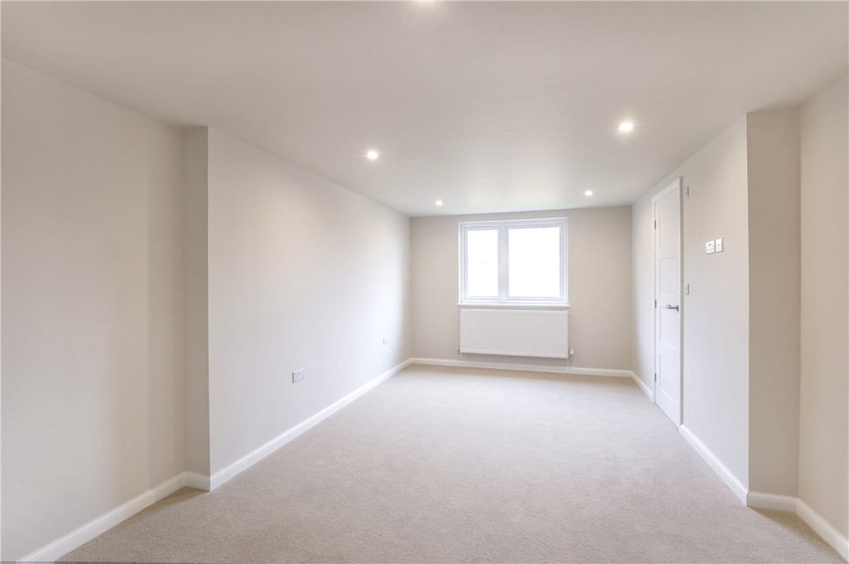 4 bedroom house, Moorland Road, York YO10 - Available