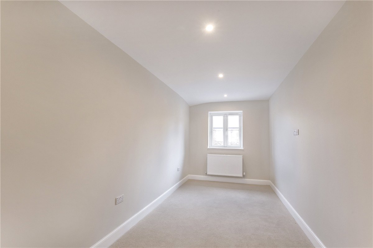 4 bedroom house, Moorland Road, York YO10 - Available