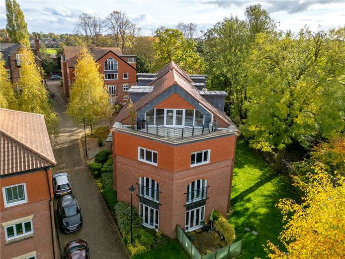 3 bedroom flat, The Avenue, York YO30 - Available