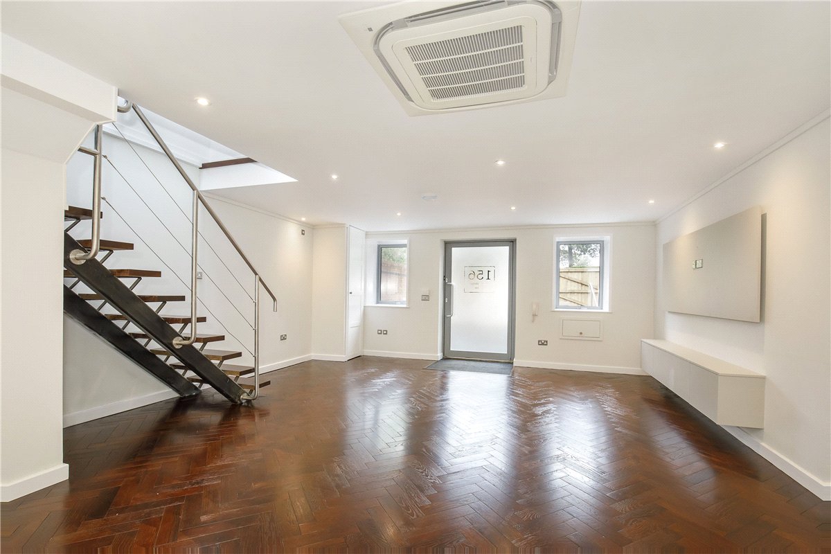 2 bedroom house, Hookstone Drive, Harrogate HG2 - Available