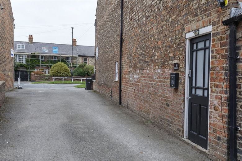 1 bedroom flat, The Village, Haxby YO32 - Available