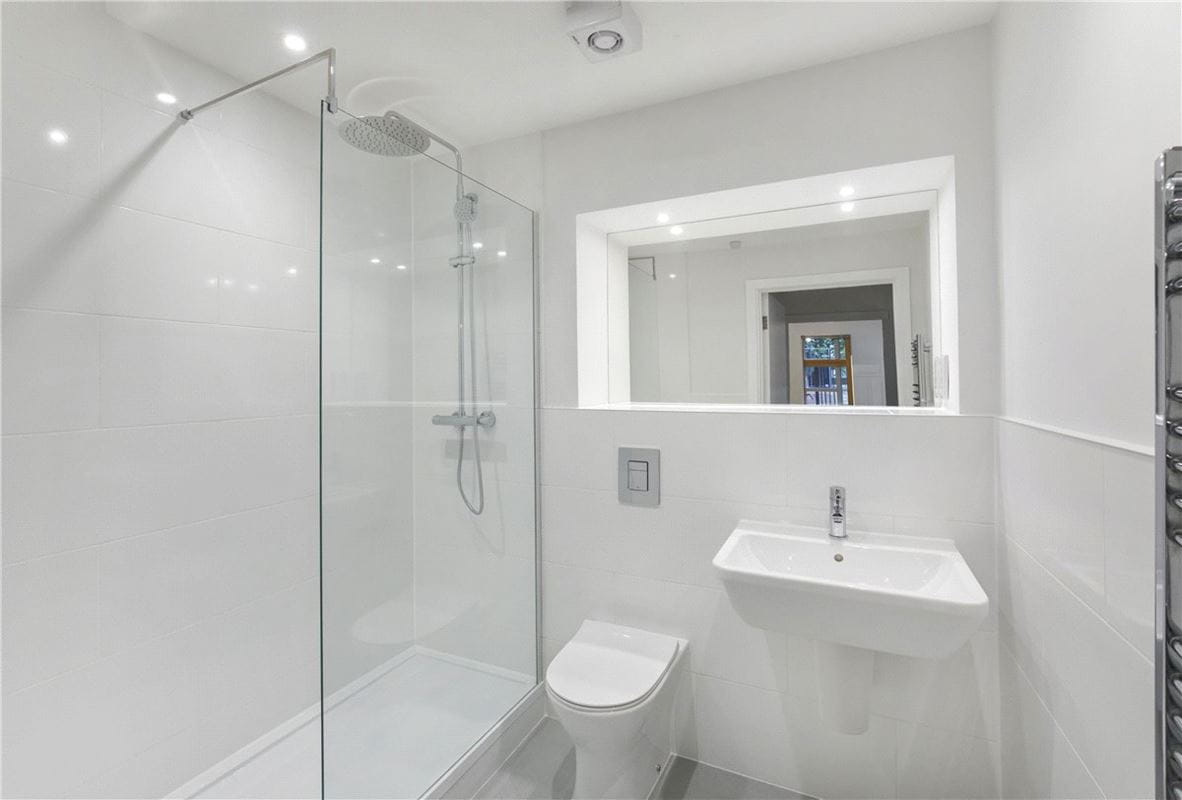 1 bedroom flat, The Courtyard, St. Martins Lane YO1 - Available