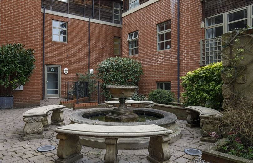 1 bedroom flat, The Courtyard, St. Martins Lane YO1 - Available