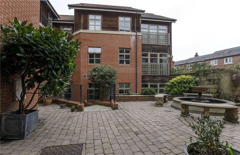 1 bedroom flat, The Courtyard, St. Martins Lane YO1 - Available