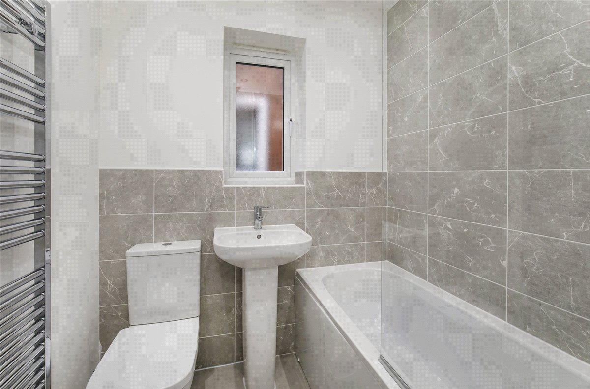 3 bedroom house, David Longhurst Way, York YO30 - Available