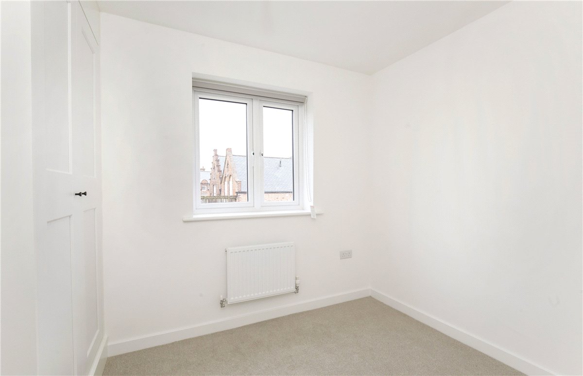 3 bedroom house, David Longhurst Way, York YO30 - Available