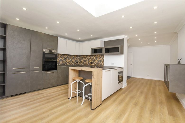 3 bedroom house, Highlands Avenue, Strensall YO32 - Available