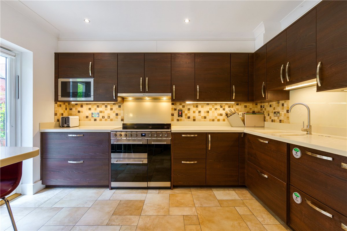 5 bedroom house, Kings Pool Walk, York YO1 - Available