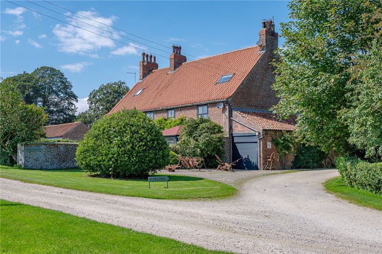 6 bedroom house, Bartindale Road, Hunmanby YO14 - Available