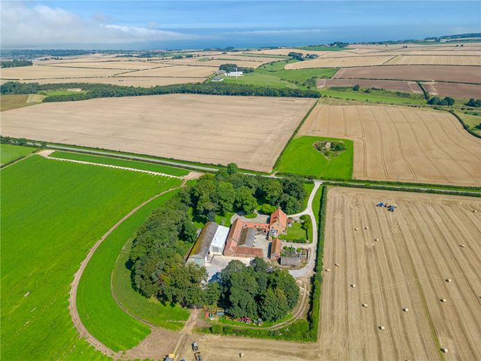 6 bedroom house, Bartindale Road, Hunmanby YO14 - Available