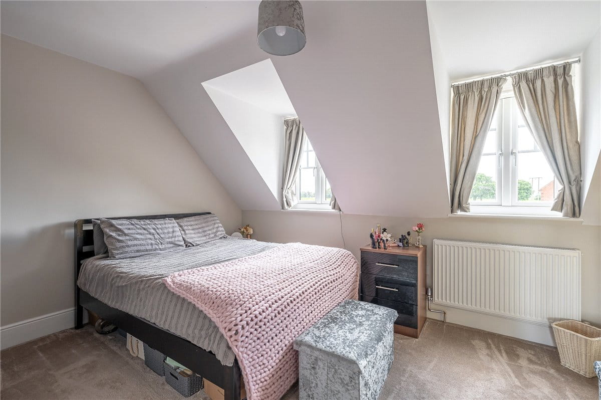 6 bedroom house, Selby Road, Riccall YO19 - Available