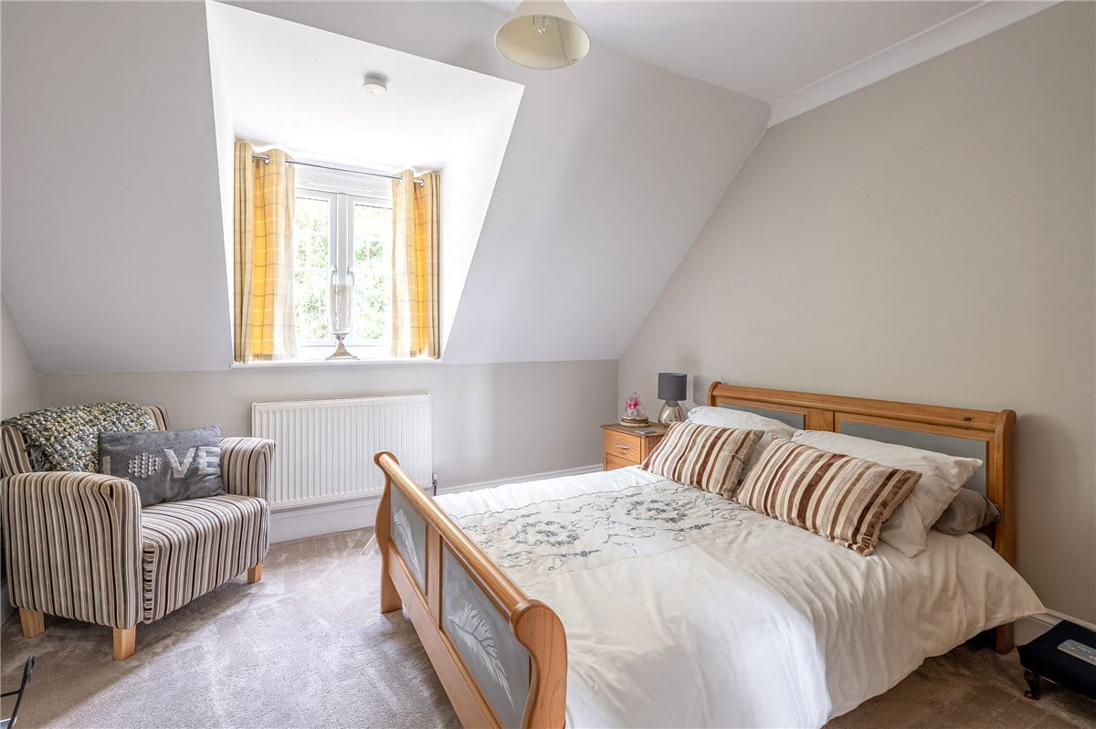 6 bedroom house, Selby Road, Riccall YO19 - Available