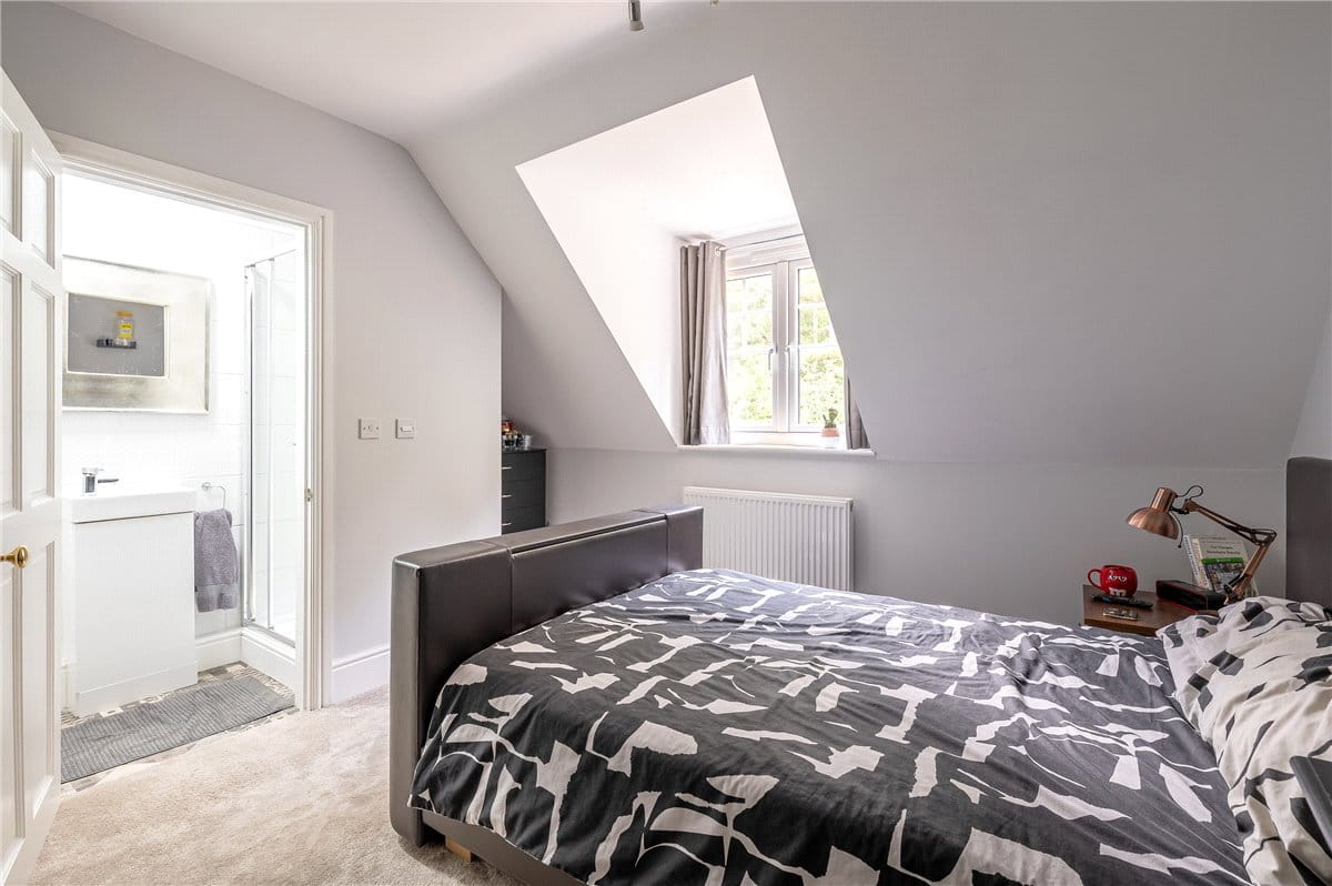 6 bedroom house, Selby Road, Riccall YO19 - Available