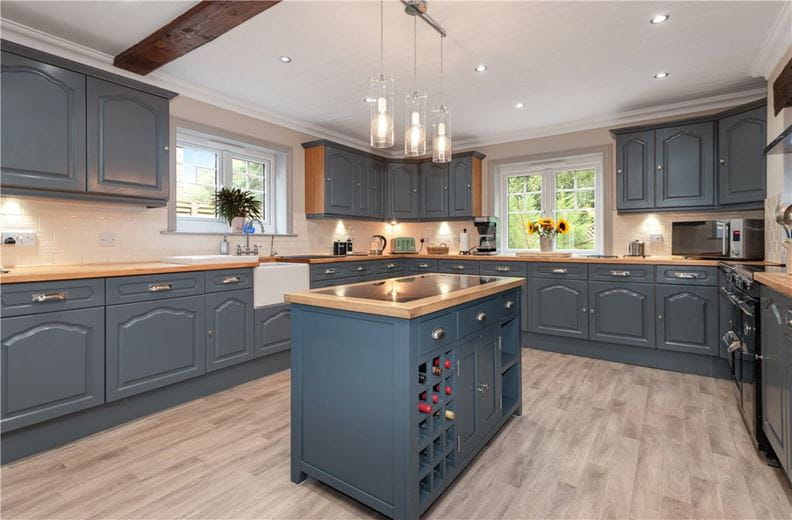 6 bedroom house, Selby Road, Riccall YO19 - Available