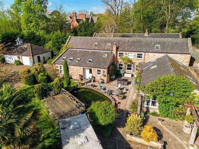 5 bedroom house, School Road, Hemingbrough YO8 - Available