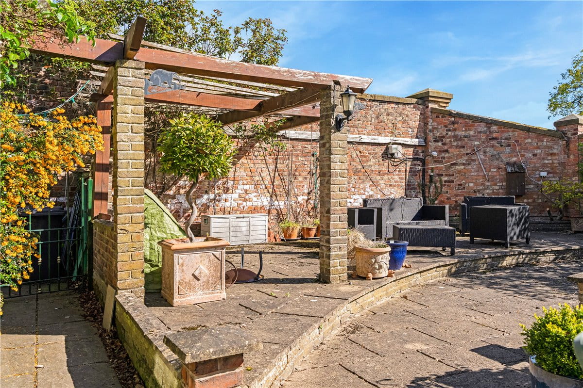 5 bedroom house, School Road, Hemingbrough YO8 - Available