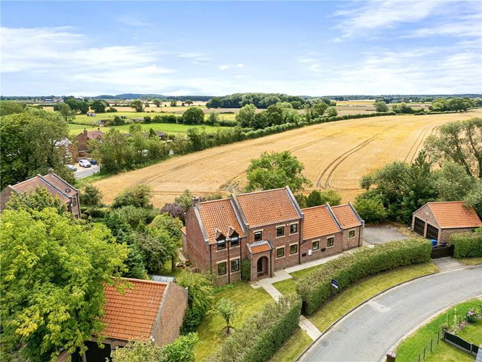 4 bedroom house, Long Lane, Wistow YO8 - Available