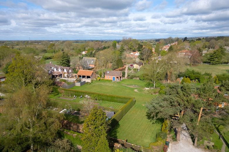 4 bedroom house, Flaxton, York YO60 - Available