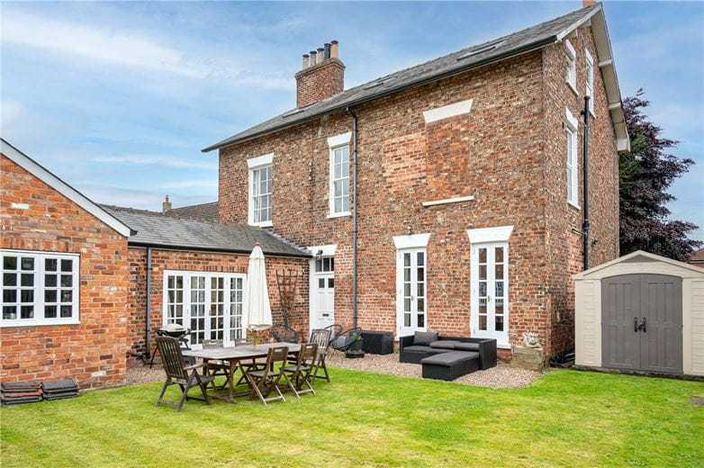 6 bedroom house, Main Street, North Duffield YO8 - Available