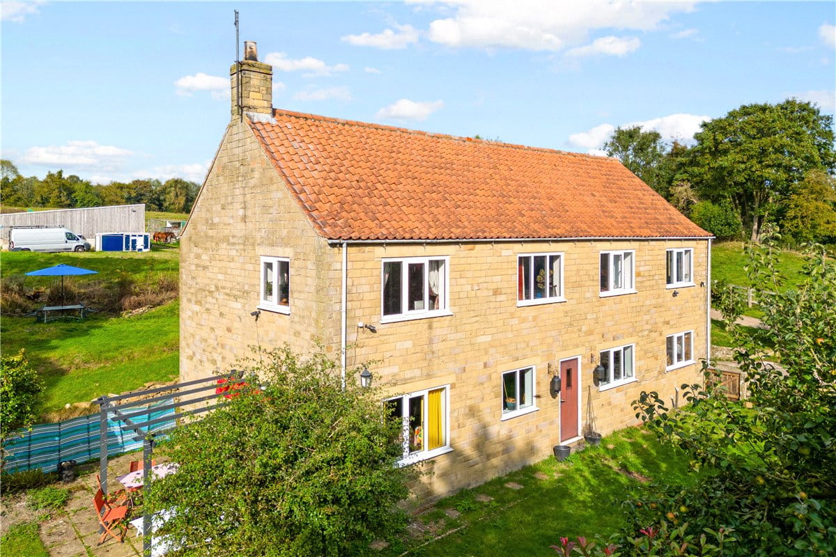 5 bedroom house, Moor Lane, East Ayton YO13 - Sold STC
