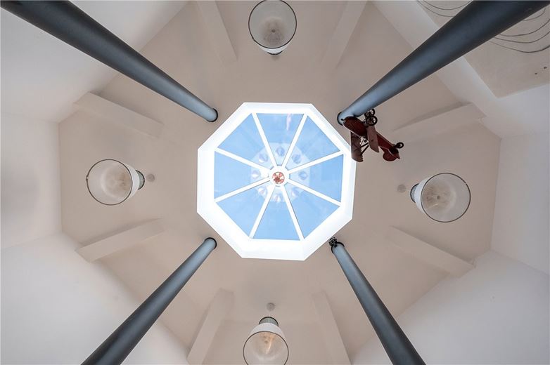 5 bedroom house, East Lea View, Cayton YO11 - Available