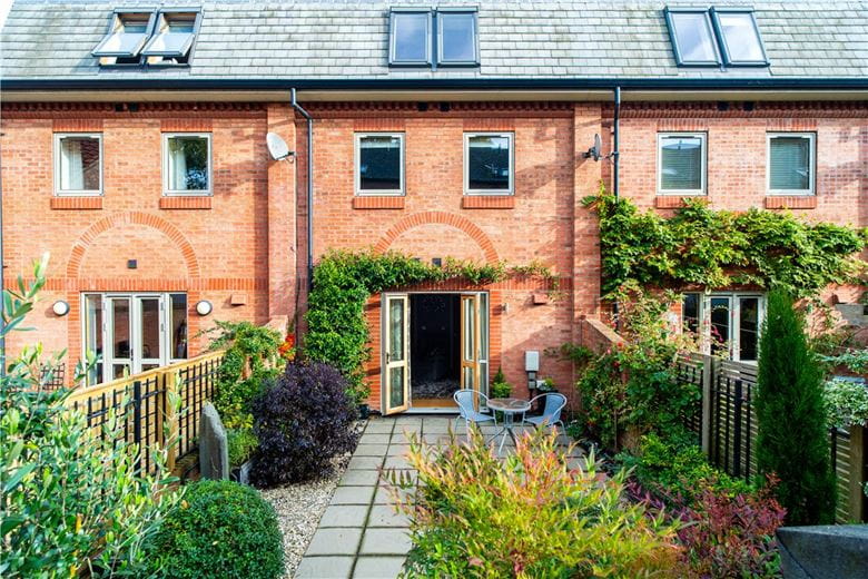 4 bedroom house, Orchard Court, York YO31 - Available