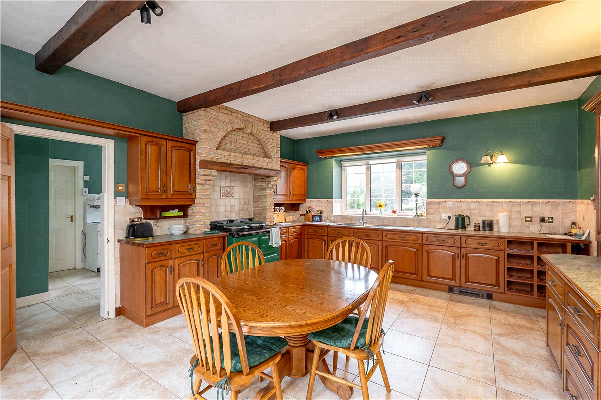 9 bedroom house, Tadcaster Road, Sherburn in Elmet LS25 - Available