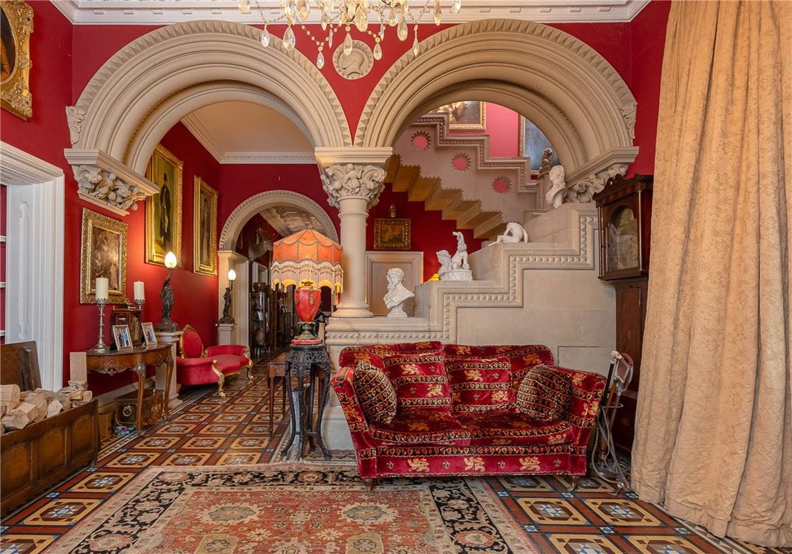 8 bedroom house, Northorpe Hall, Northorpe DN21 - Available