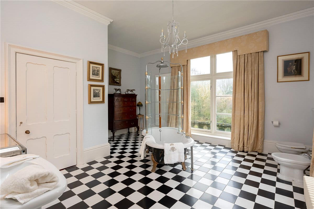 8 bedroom house, Northorpe Hall, Northorpe DN21 - Available