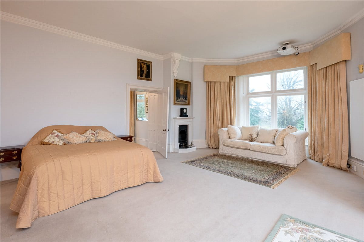 8 bedroom house, Northorpe Hall, Northorpe DN21 - Available