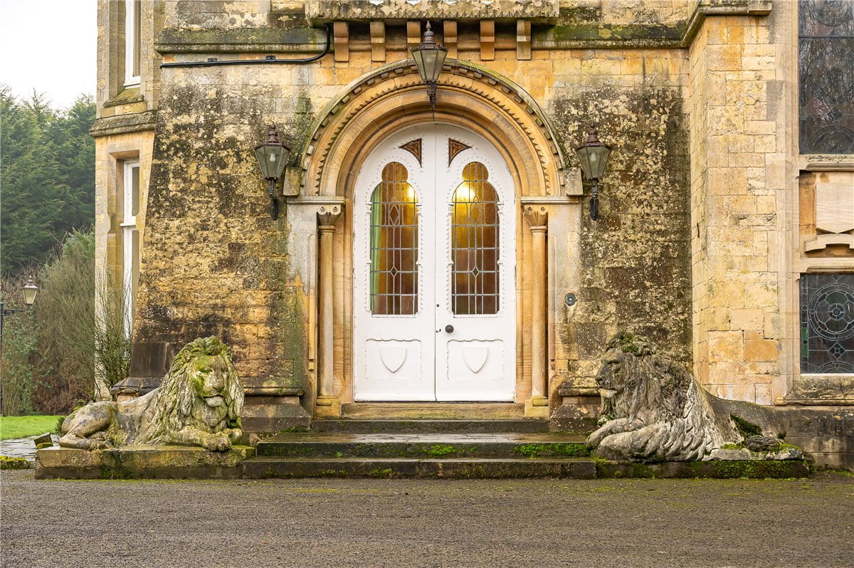 8 bedroom house, Northorpe Hall, Northorpe DN21 - Available