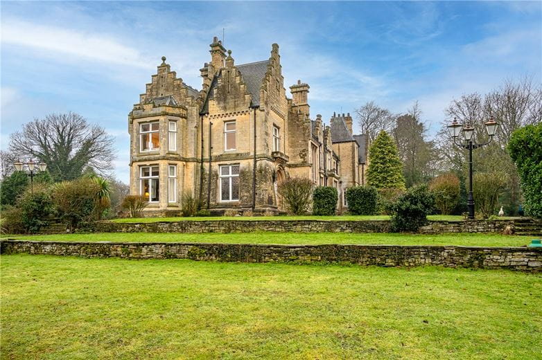 8 bedroom house, Northorpe Hall, Northorpe DN21 - Available