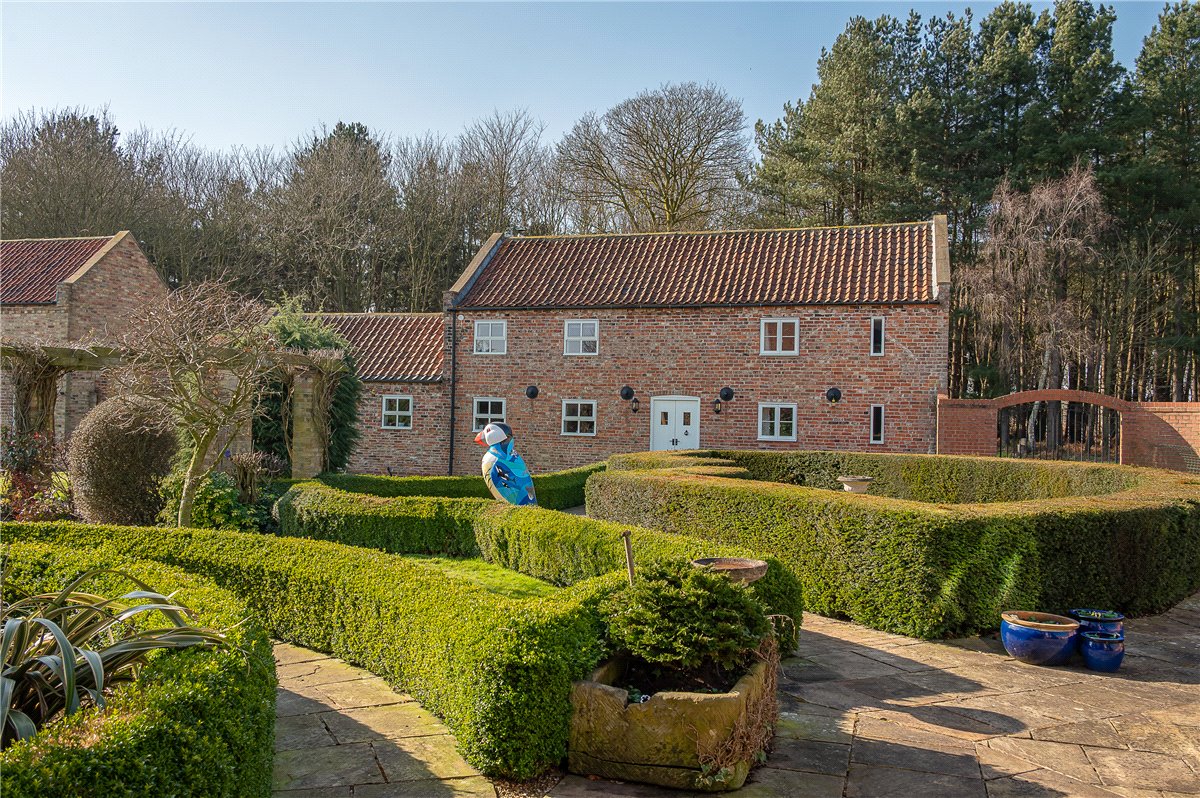 5 bedroom house, Selby Road, Holme-on-Spalding-Moor YO43 - Sold