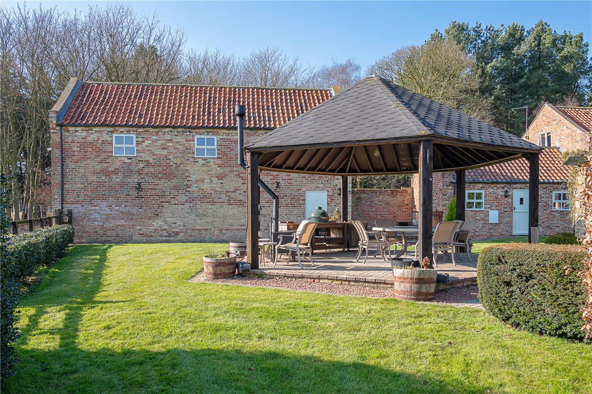 5 bedroom house, Selby Road, Holme-on-Spalding-Moor YO43 - Sold