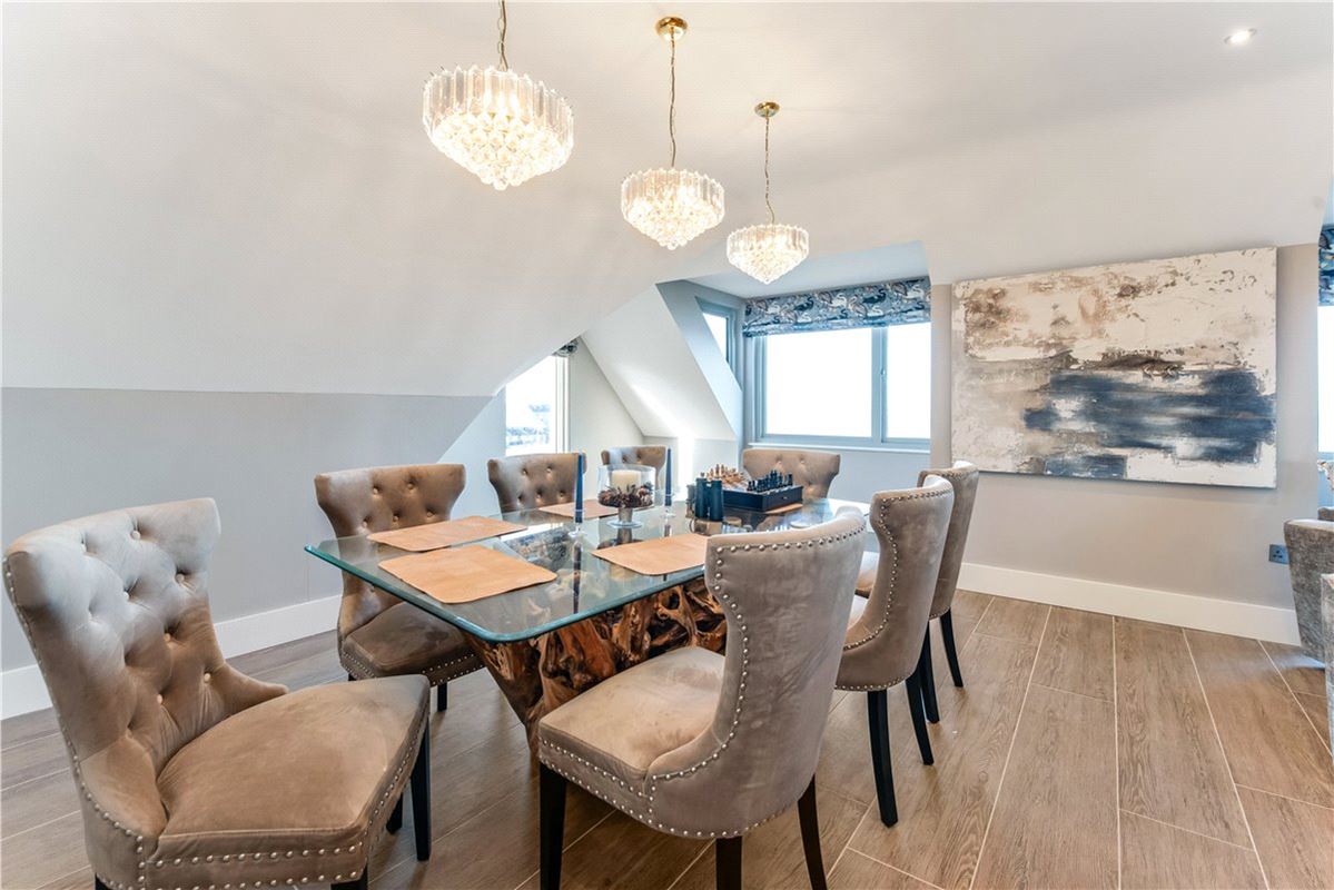 3 bedroom flat, Farne House, 12 Crewe Street NE68 - Available