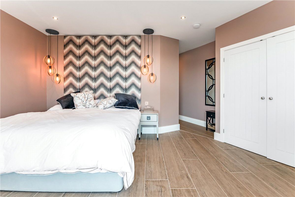 3 bedroom flat, Farne House, 12 Crewe Street NE68 - Available