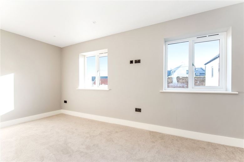 2 bedroom flat, Farne House, 12 Crewe Street NE68 - Available