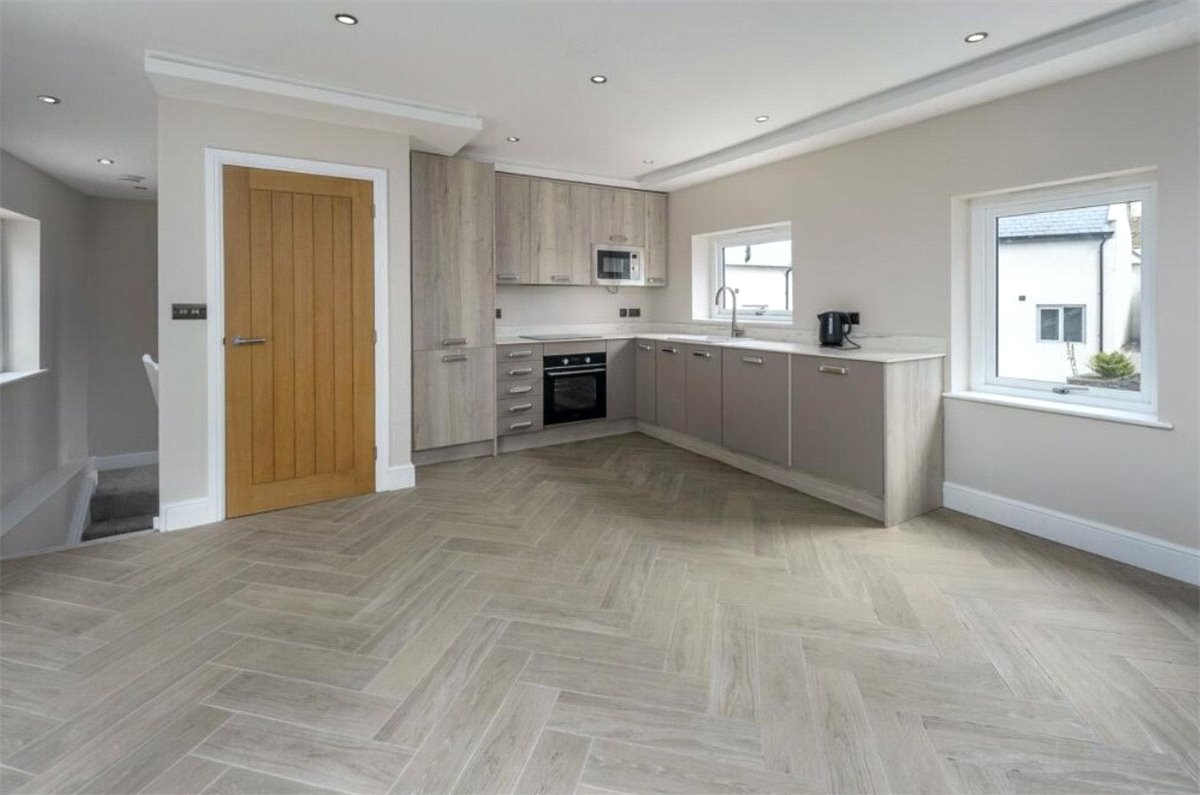 2 bedroom flat, Cragg End, 12 Crewe Street NE68 - Available