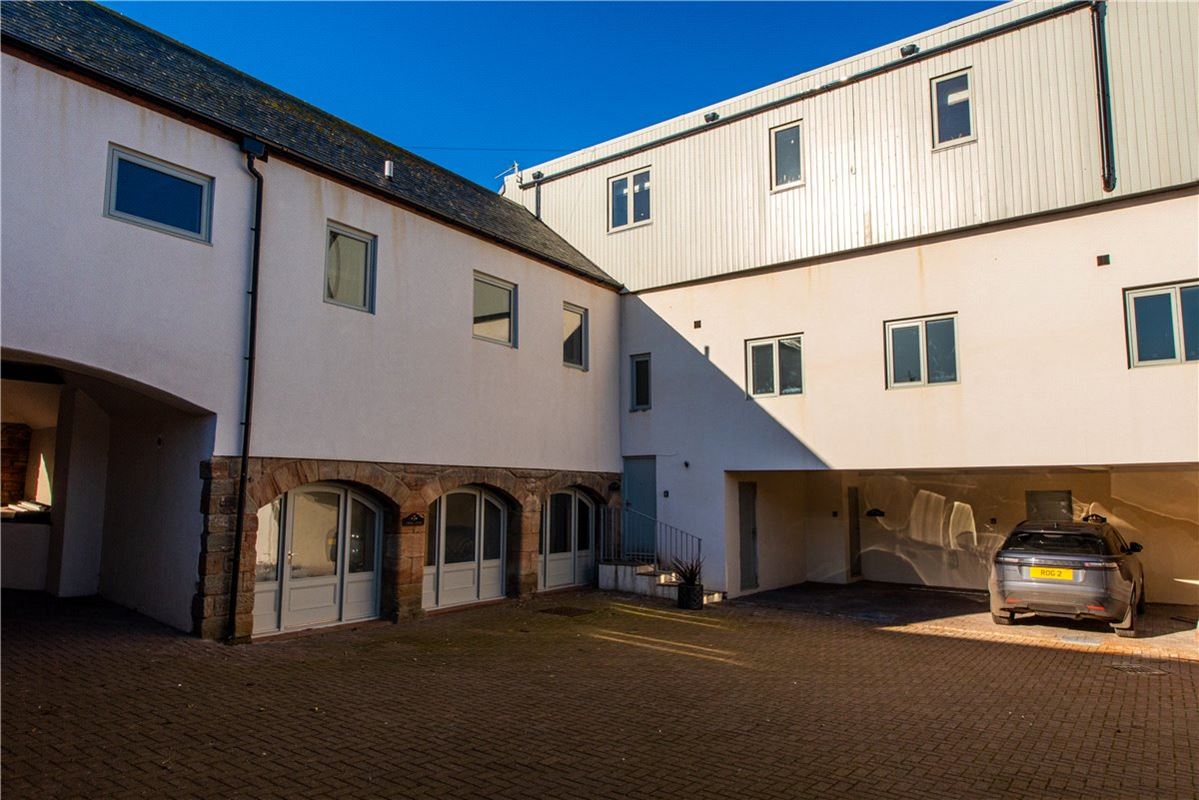 2 bedroom flat, Cragg End, 12 Crewe Street NE68 - Available