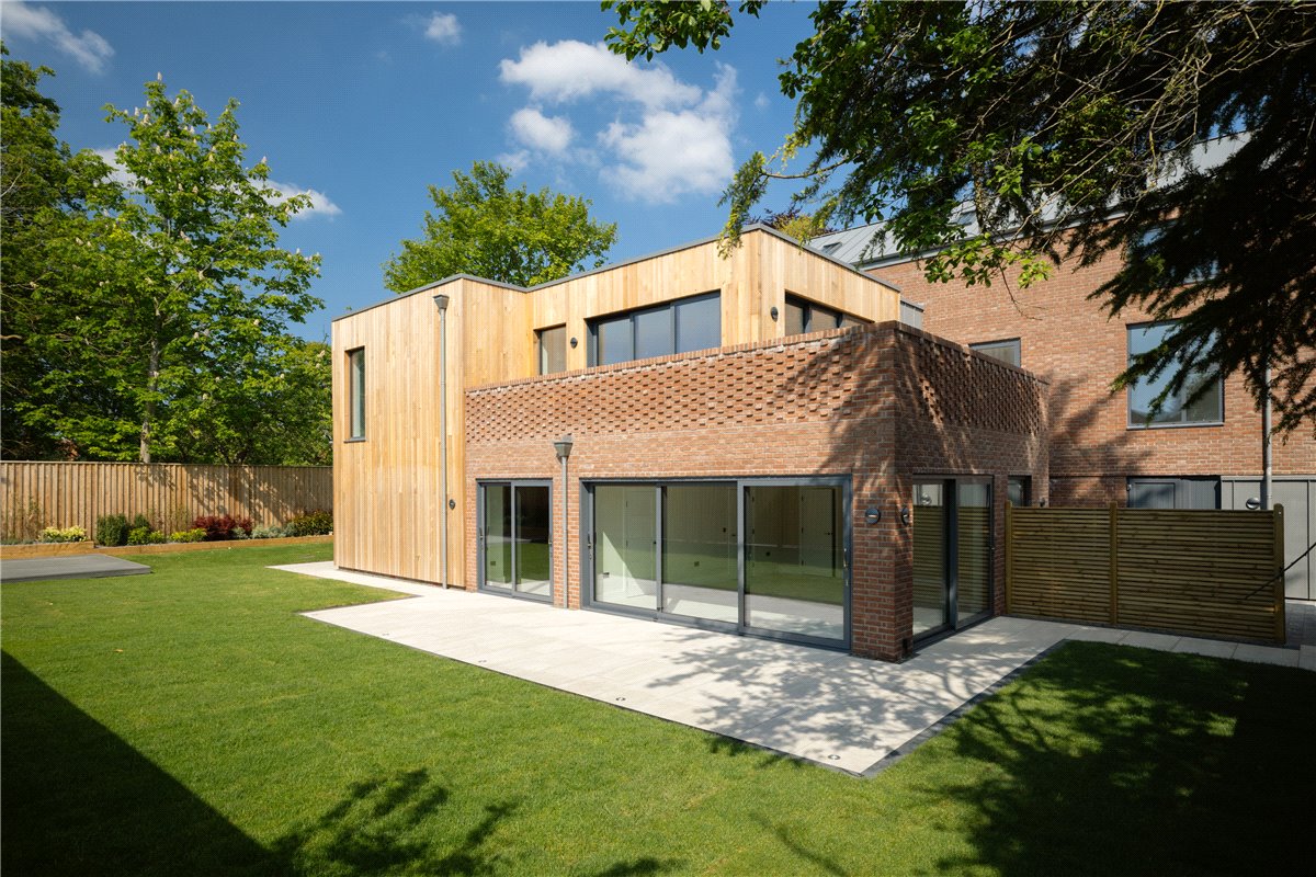 5 bedroom house, Fulford Road, York YO10 - Available