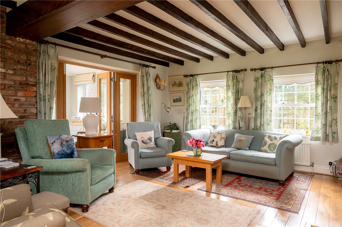 4 bedroom house, Angram, York YO23 - Available