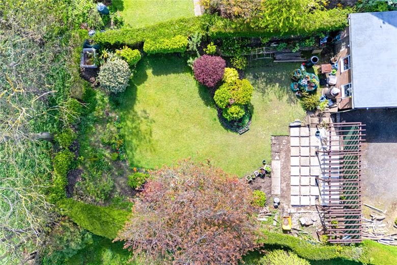 2 bedroom flat, Holbeck Hill, Scarborough YO11 - Available