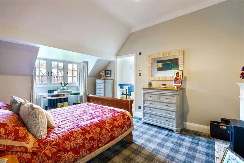 2 bedroom flat, Holbeck Hill, Scarborough YO11 - Available