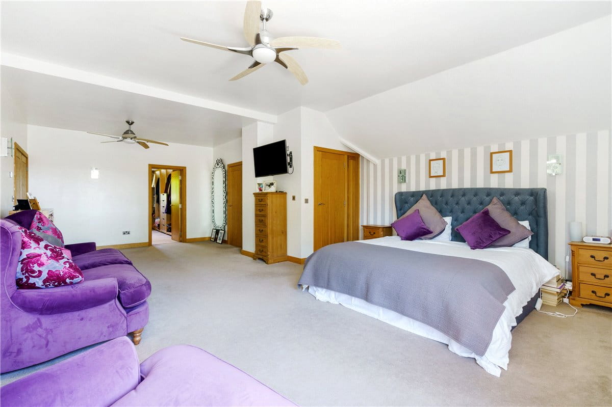 6 bedroom house, York House, Carleton Road WF8 - Available