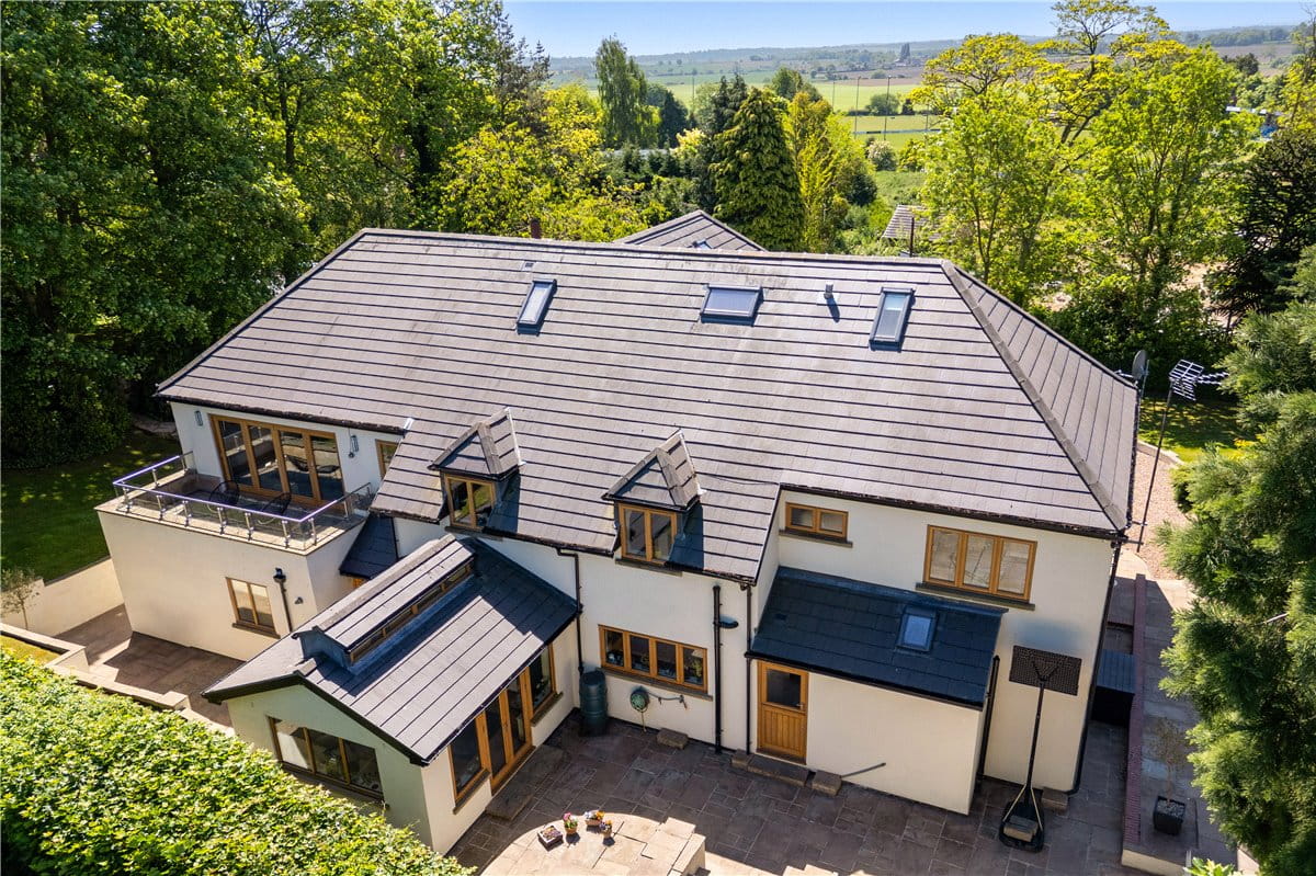 6 bedroom house, York House, Carleton Road WF8 - Available