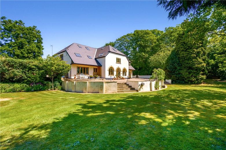 6 bedroom house, York House, Carleton Road WF8 - Available