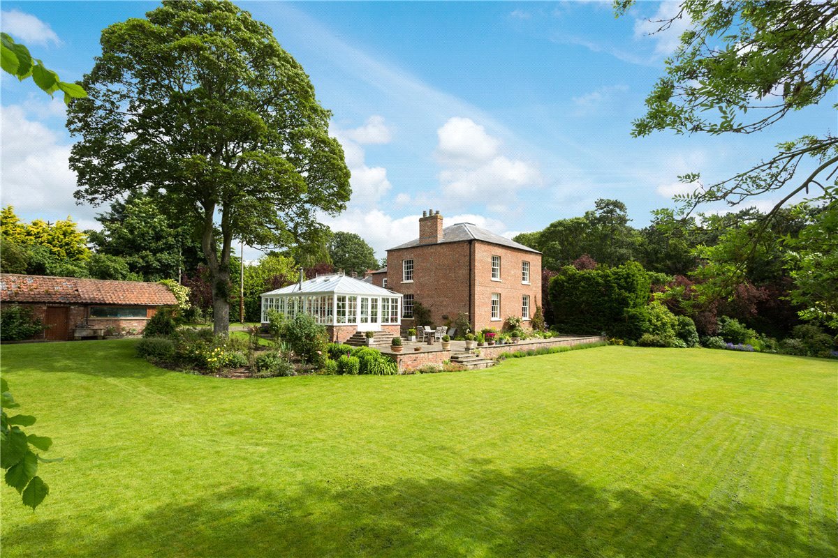 5 bedroom house, Front Street, Wold Newton YO25 - Available