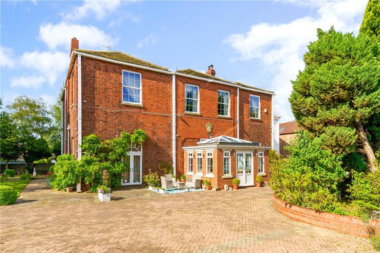 6 bedroom house, Main Street, West Haddlesey YO8 - Available